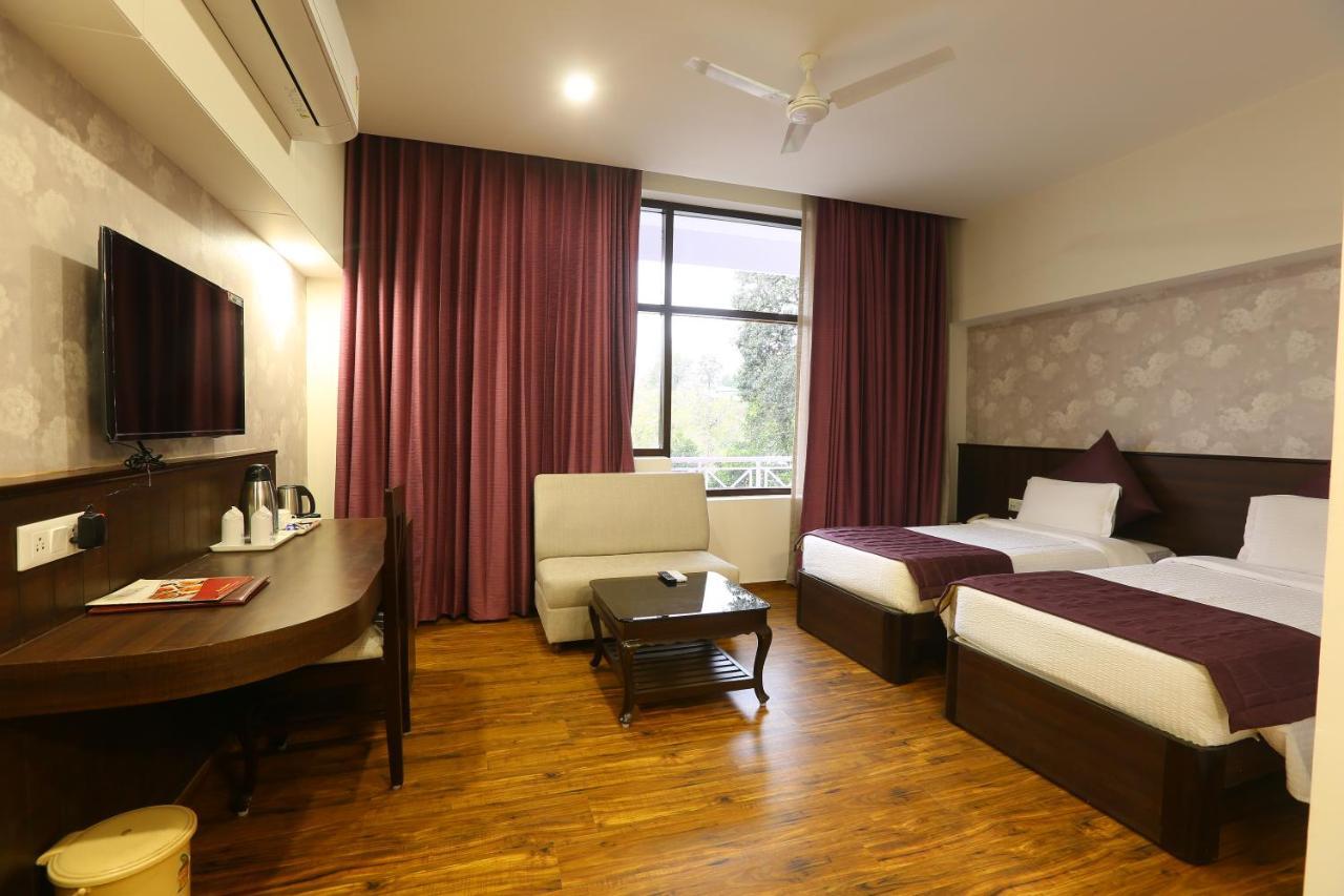 Hotel The Great Ganga Ришикеш Экстерьер фото